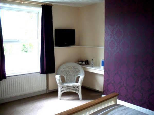 Halfway House 4*
